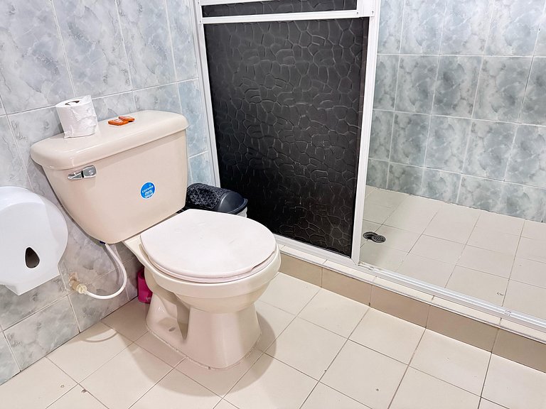 Apto 2 quartos com pátio, Garupal
